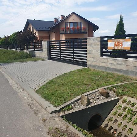 Aris Pokoje Goscinne Wojnicz Eksteriør billede